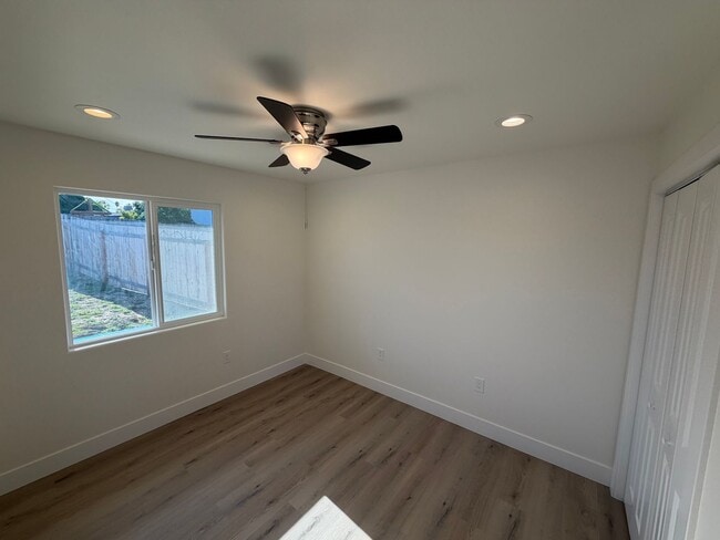 Building Photo - 4692 Cherry Ave