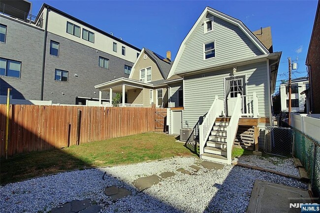 Building Photo - 34 Hilliard Ave