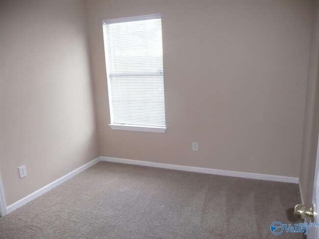 Building Photo - 115 N W Sugar Bluff Ln