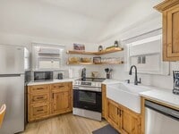 Building Photo - Halliday