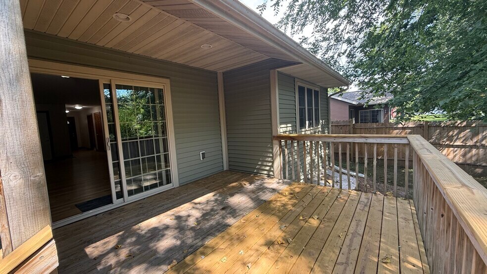 Building Photo - 422 Callaway Blvd