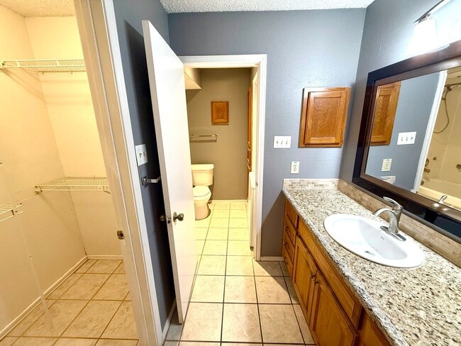 Building Photo - 5322 Medical Dr