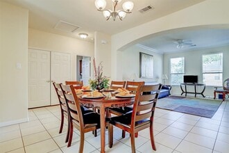 Building Photo - 2078 Laverne St