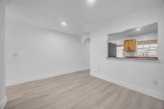 Building Photo - 727 Kensington Lake Cir