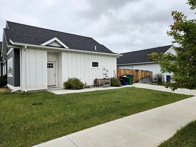 Building Photo - 3105 Mistral Way
