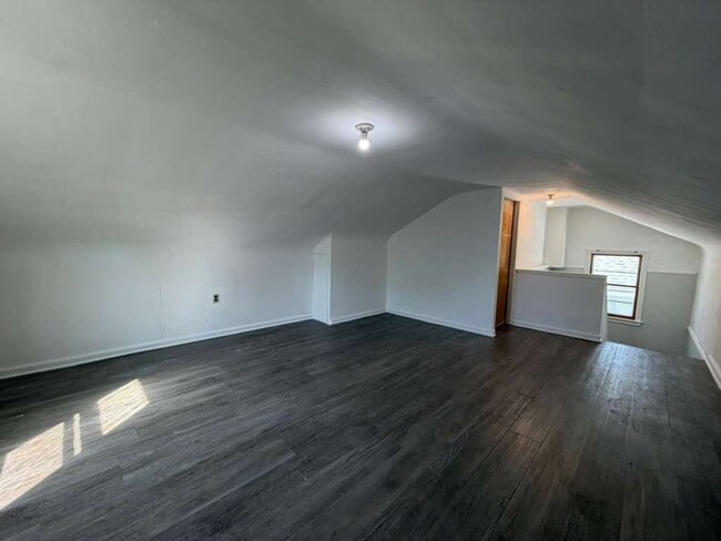 Building Photo - 1482 Dille Rd
