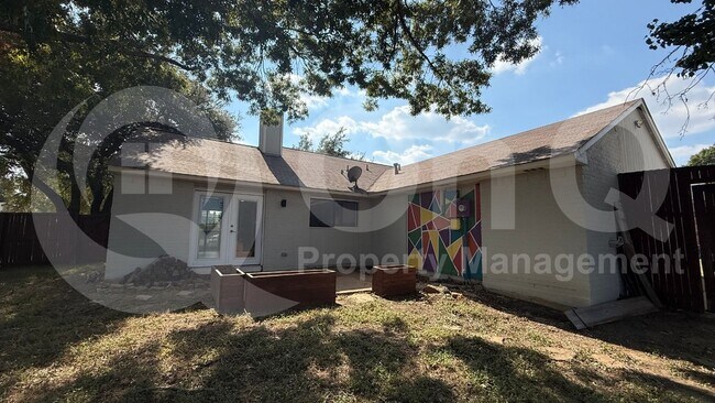 Building Photo - 1313 Milford Dr
