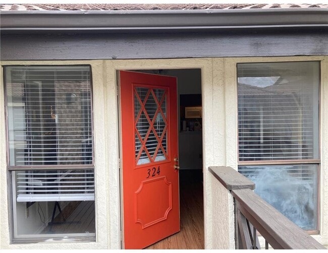 Building Photo - 806 W 24th St