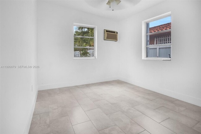 Building Photo - 6339 SW 32nd St