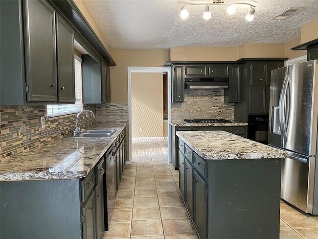 Building Photo - 7411 Betanna Dr