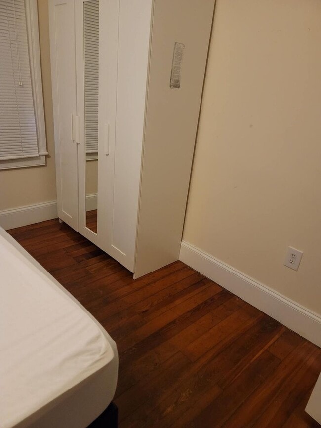 Building Photo - 3412 E Marshall St