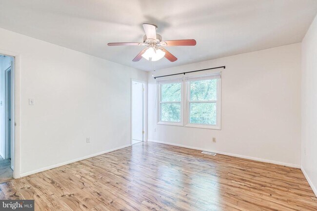 Building Photo - 2249 Four Seasons Dr