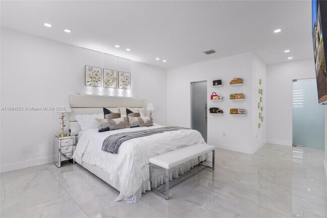 Building Photo - 8740 NW 153rd Terrace