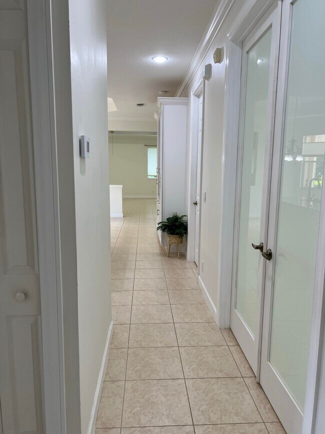 Building Photo - 7032 Willow Pine Way