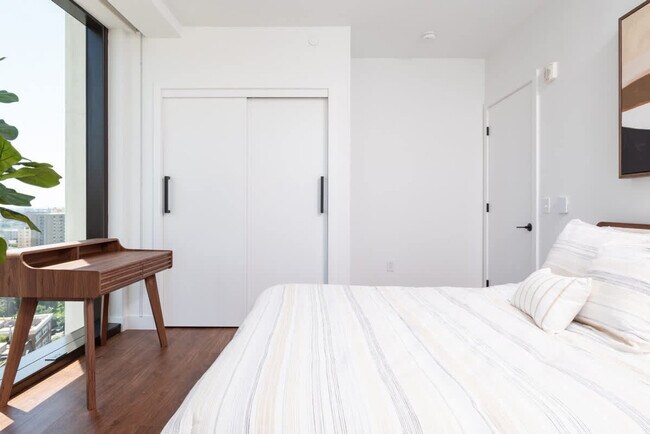 Building Photo - 212 Stuart St