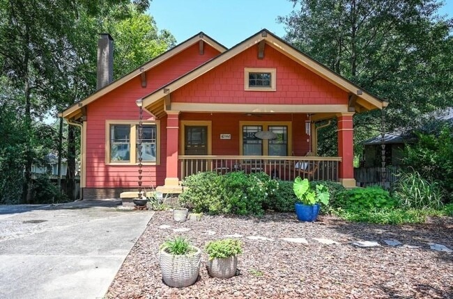 Building Photo - 2076 Ridgedale Rd NE