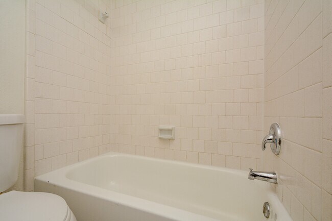 Building Photo - 6111 Ryegate Dr