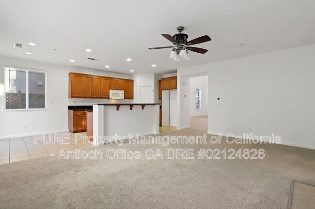Building Photo - 2446 Mojave Dr