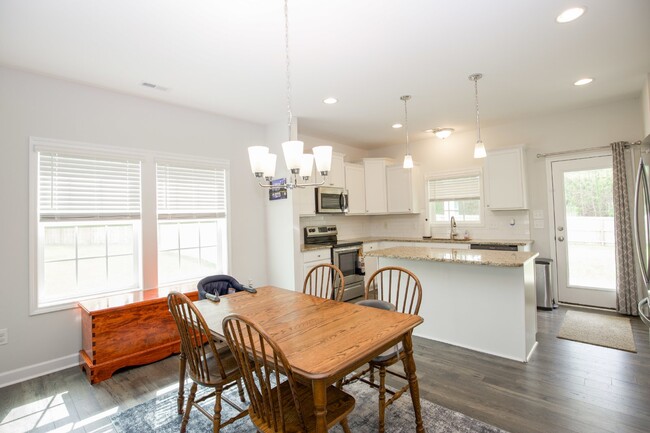 Building Photo - "Spacious 4 Bed, 2.5 Bath Rental in Vass, ...