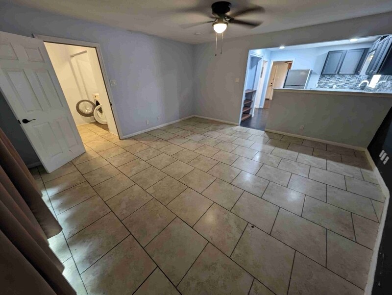 Building Photo - 339 W Bedford Ave