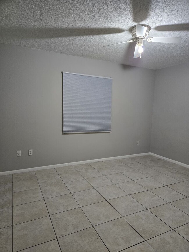 Building Photo - 2738 Hunt Club Ln