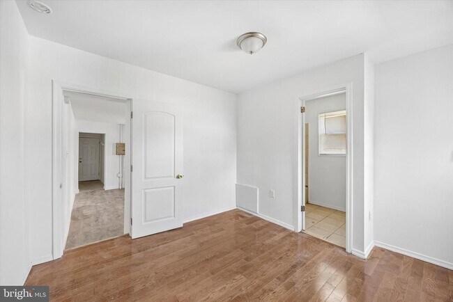 Building Photo - 523 Concord Ave