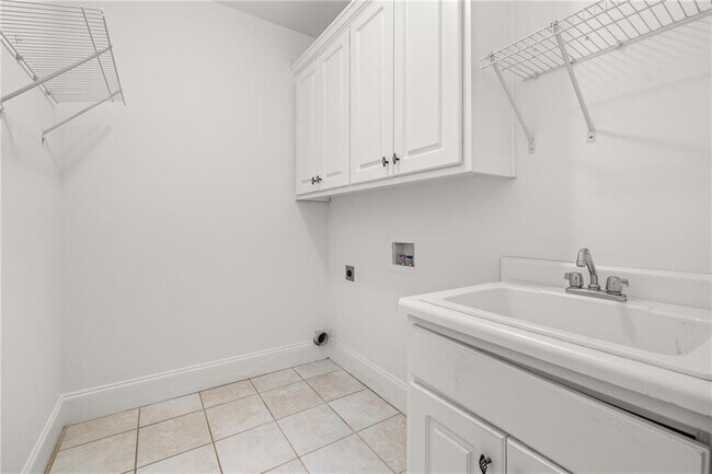 Building Photo - 1475 Boomer Cir