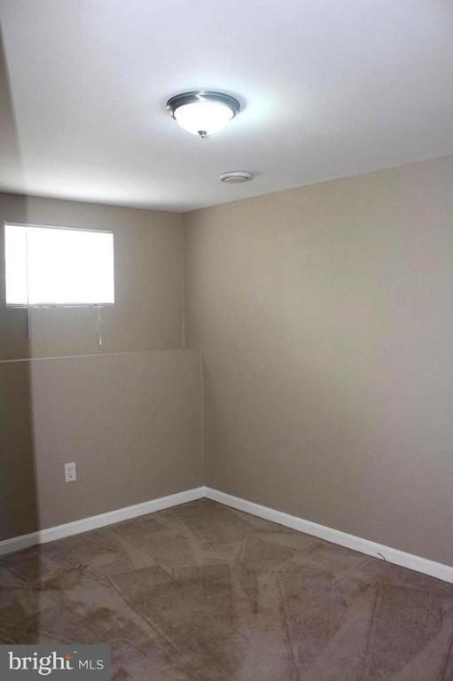 Building Photo - 42886 Nashua St