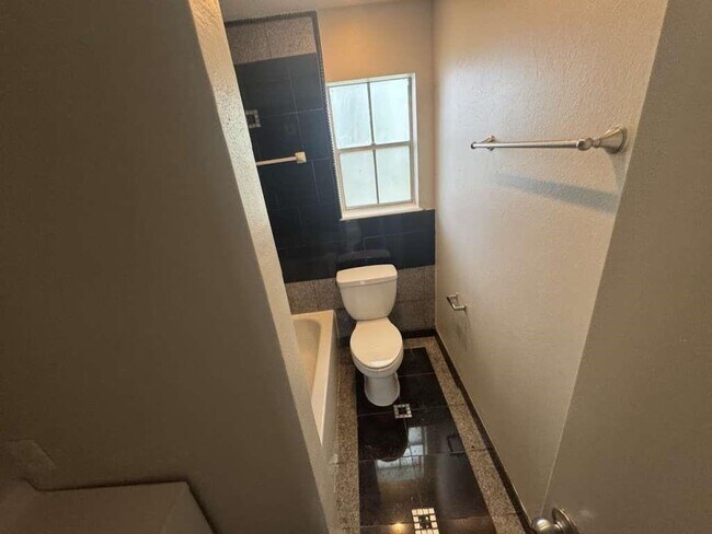 Building Photo - 881 Wax Myrtle Ln