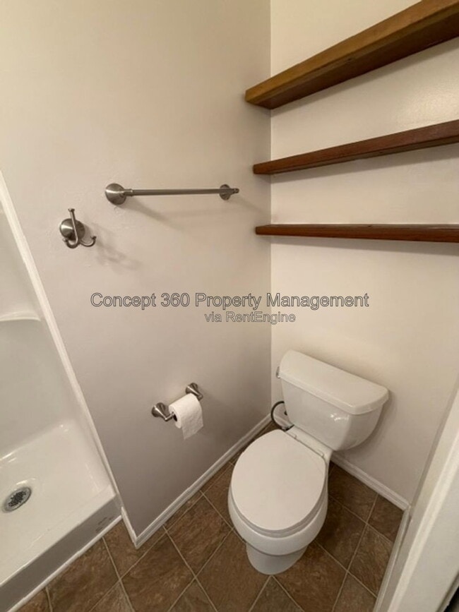 Building Photo - 5029 Fidler Ave