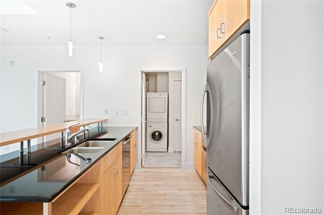 Building Photo - 1401 Delgany St