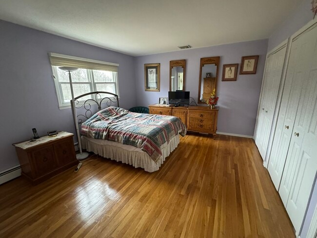 Building Photo - 5 Glenn Dr