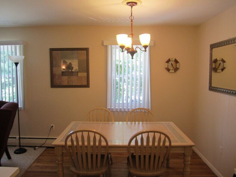 Building Photo - 276 Regency Park Dr