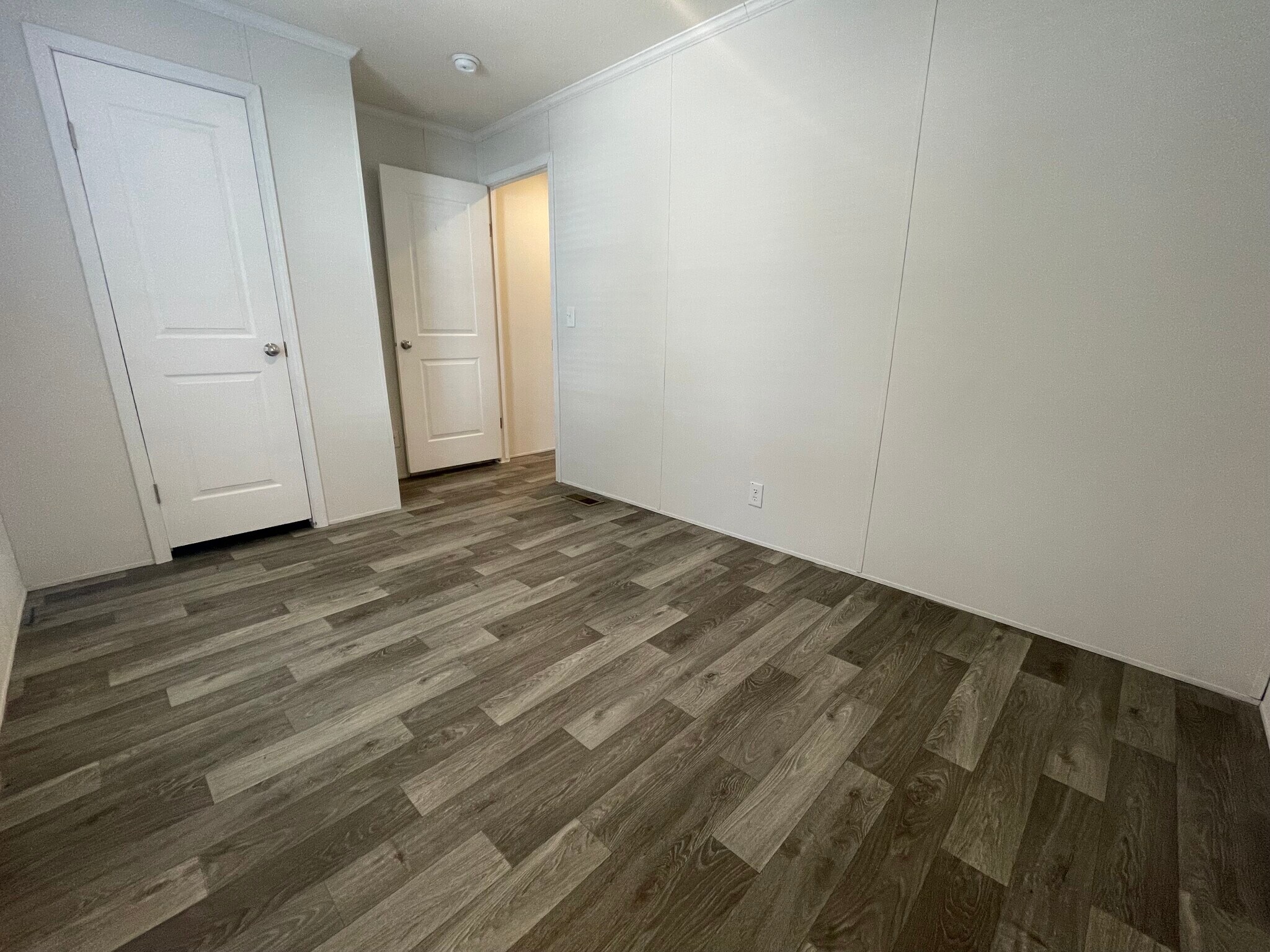 Building Photo - 15862 Villaire Ave