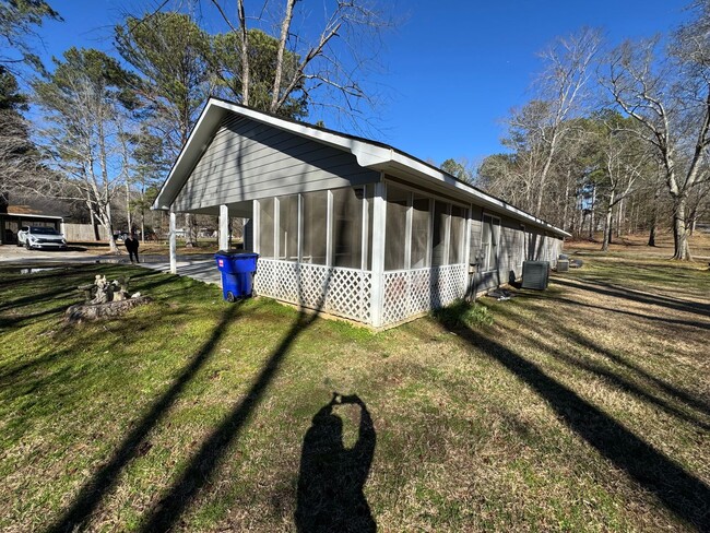 Building Photo - Updated 2/1.5 Duplex in Armuchee- $1,395