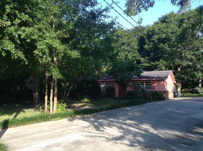 Primary Photo - FOXCROFT