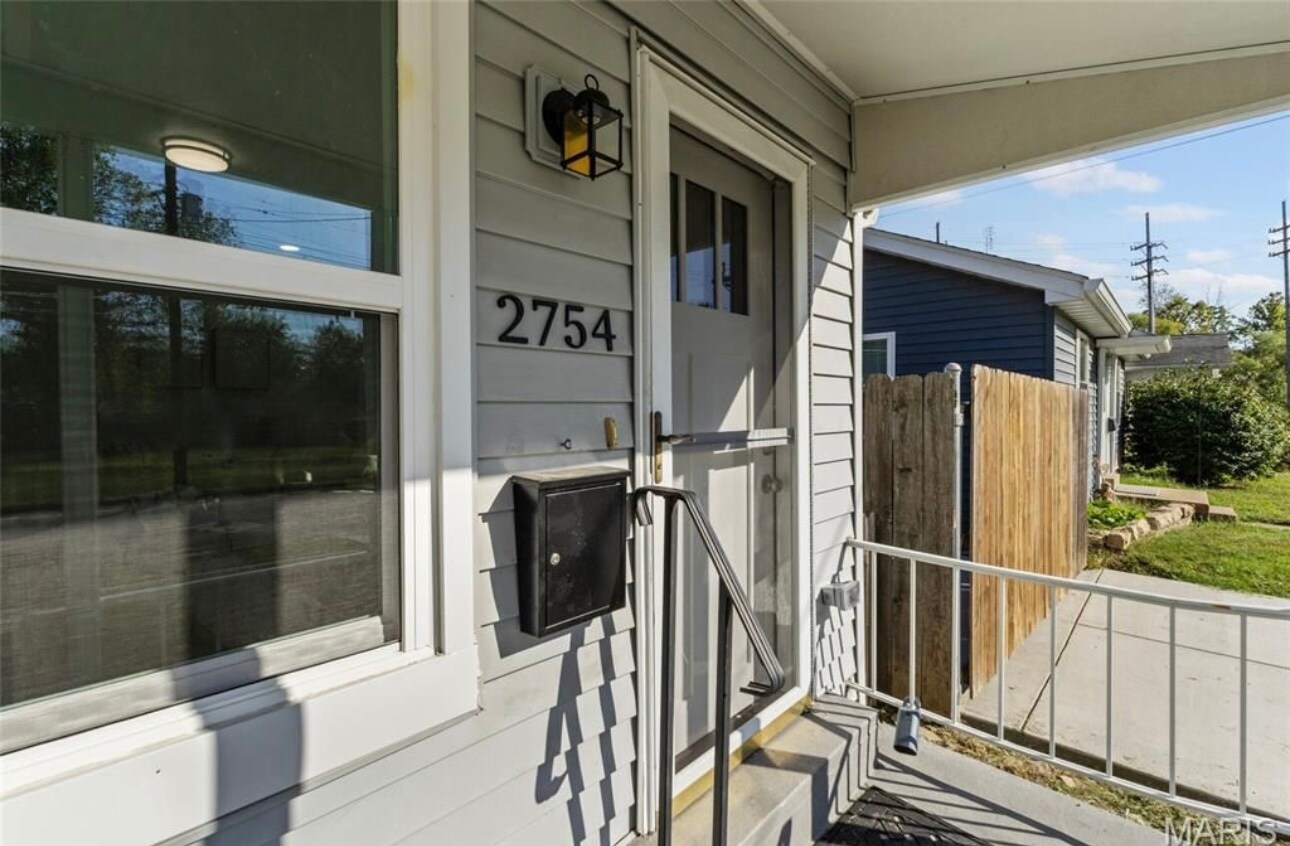 Building Photo - 2754 Hermitage Ave