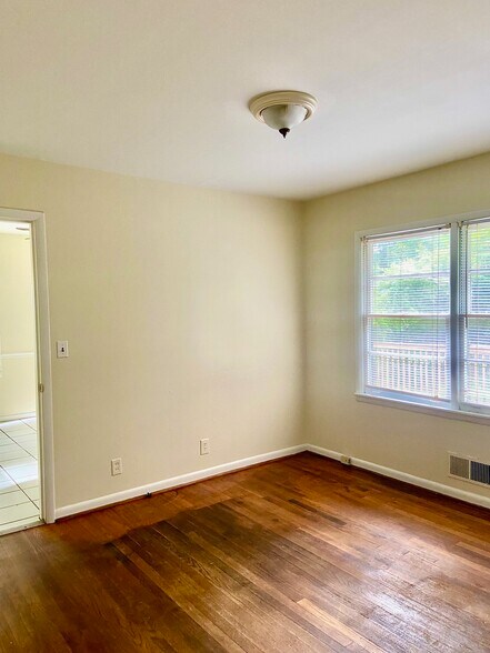 Building Photo - 4041 Crosshaven Dr