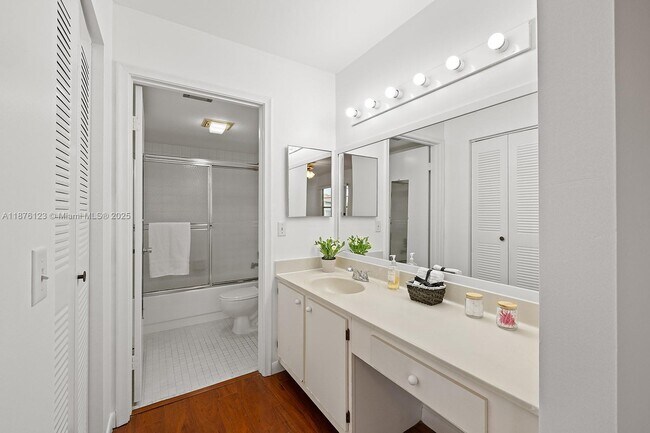Building Photo - 650 SW 124th Terrace