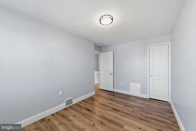 Building Photo - 1063 S Merrimac Rd