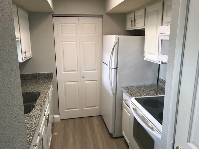 Building Photo - 3716 Idlebrook Cir