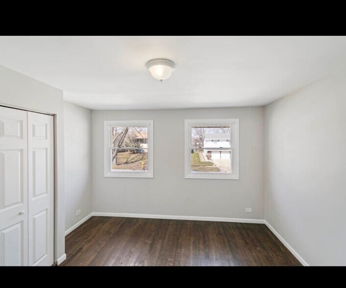 Building Photo - 3421 Birchwood Dr