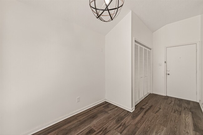 Building Photo - 3517 Denio Dr