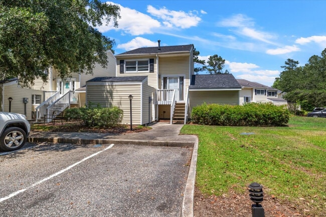 Building Photo - 488 Greenview Dr