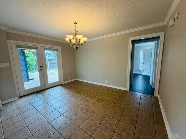 Building Photo - 5080 Browning Dr