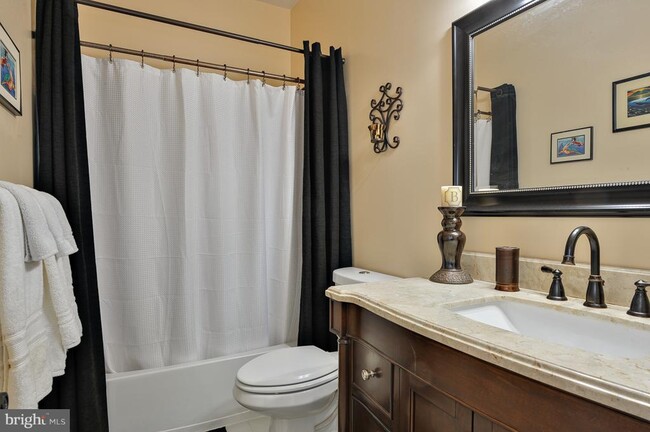 Building Photo - 5306 Sandyford St