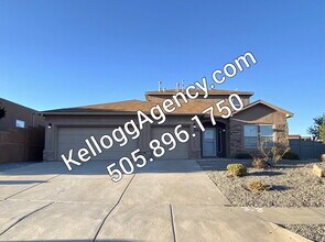 Building Photo - Corner Lot - 3 Car Garage -Enchanted Hills