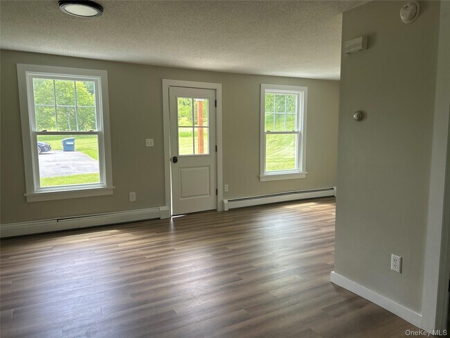 Building Photo - 173 S Amenia Rd
