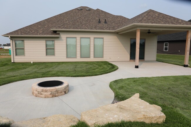 Building Photo - 4512 Estacada Dr