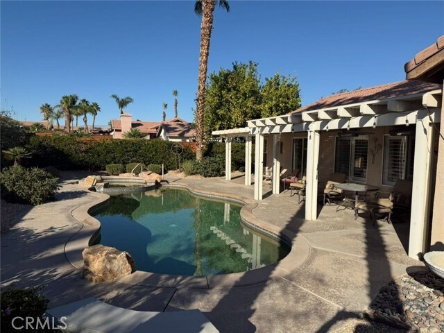 Building Photo - 37677 Emerson Dr